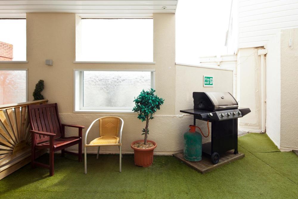 Queens Mansions: Empress Suite Blackpool Exteriör bild